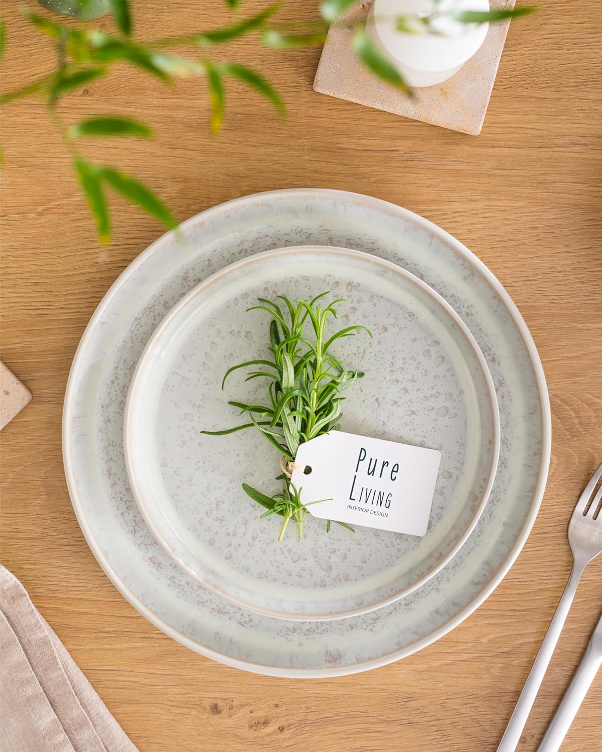 Aardewerk Servies Set Ibiza 36-delig - Vaatwasser-, Magnetron- en Krasbestendig Servies - Moderne Kommen en Borden Set voor 12 Personen - Tafelservice Pure Living in Licht Beige-blauw Deze 36-delige beige-blauwe servies set voor 12 personen combineert ele