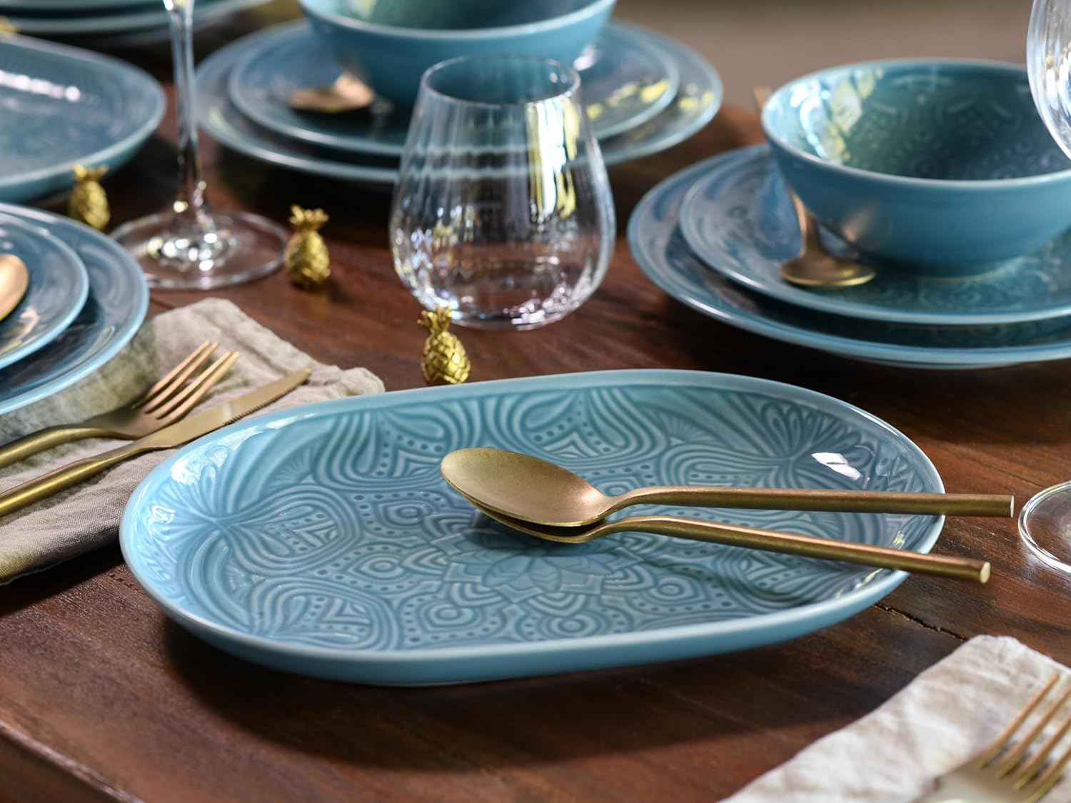 CreaTable, 21625, serie Orient Mandala, 2-delige serviesset, bordenset van porselein, vaatwasser- en magnetronbestendig, Made in Europe ✅ Elegante platenset: je krijgt hier een prachtige 2-delige platenset in een elegante ovale vorm met een diameter van 2
