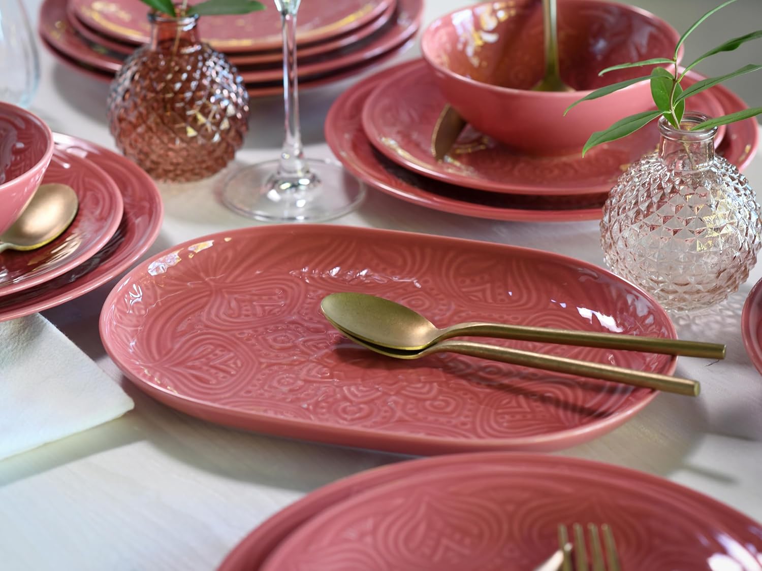 CreaTable, 21625, serie Orient Mandala, 2-delige serviesset, bordenset van porselein, vaatwasser- en magnetronbestendig, Made in Europe ✅ Elegante platenset: je krijgt hier een prachtige 2-delige platenset in een elegante ovale vorm met een diameter van 2