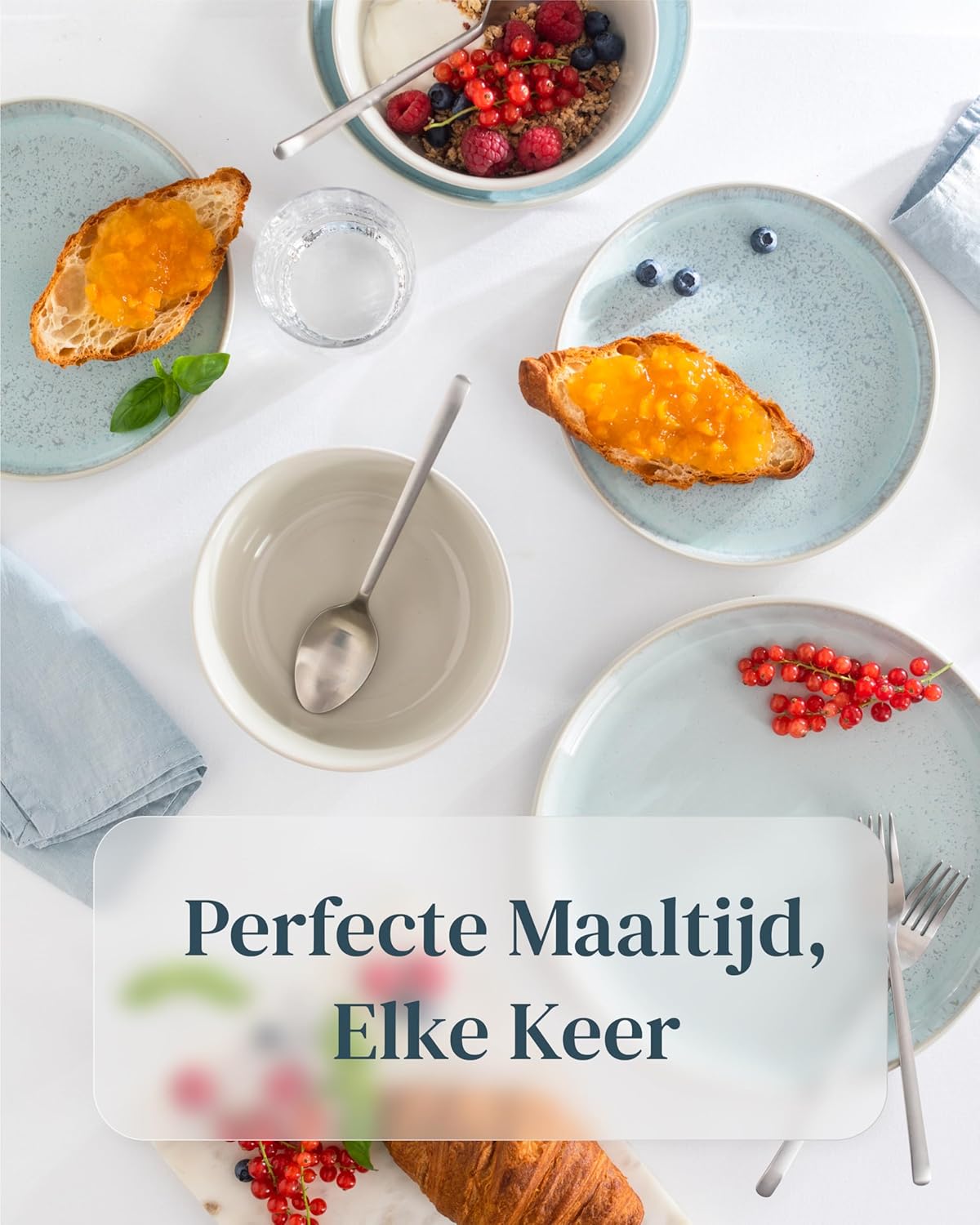Aardewerk Servies Set Ibiza 36-delig - Vaatwasser-, Magnetron- en Krasbestendig Servies - Moderne Kommen en Borden Set voor 12 Personen - Tafelservice Pure Living in Licht Beige-blauw Deze 36-delige beige-blauwe servies set voor 12 personen combineert ele