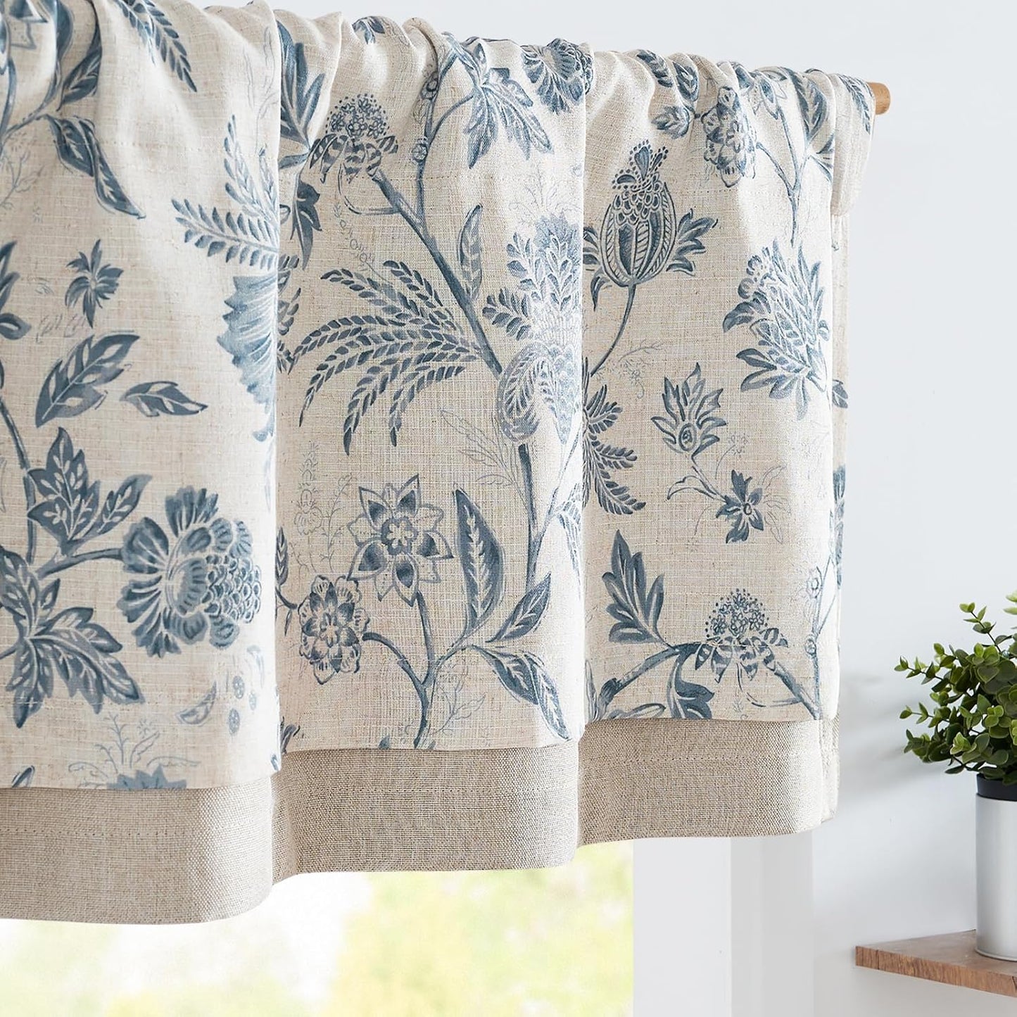 TOPICK Bloemen Keuken Gordijnen 61 cm Drop Linnen Doorschijnend Korte Cafe Botanische Print Kleine Raam Rod Pocket voor Wasruimte Badkamer 2 Panelen Verbena Grijs Verpakking: je ontvangt 2 gordijnen van 85% polyester+15% linnen. De afmetingen per stuk zij