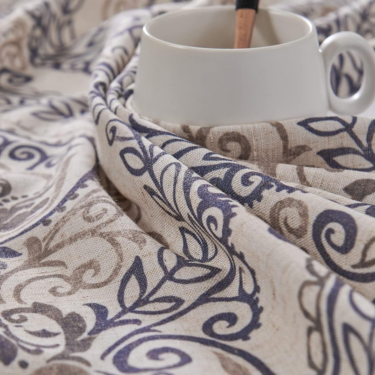 TOPICK Bloemen Keuken Gordijnen 61 cm Drop Linnen Doorschijnend Korte Cafe Botanische Print Kleine Raam Rod Pocket voor Wasruimte Badkamer 2 Panelen Verbena Grijs Verpakking: je ontvangt 2 gordijnen van 85% polyester+15% linnen. De afmetingen per stuk zij