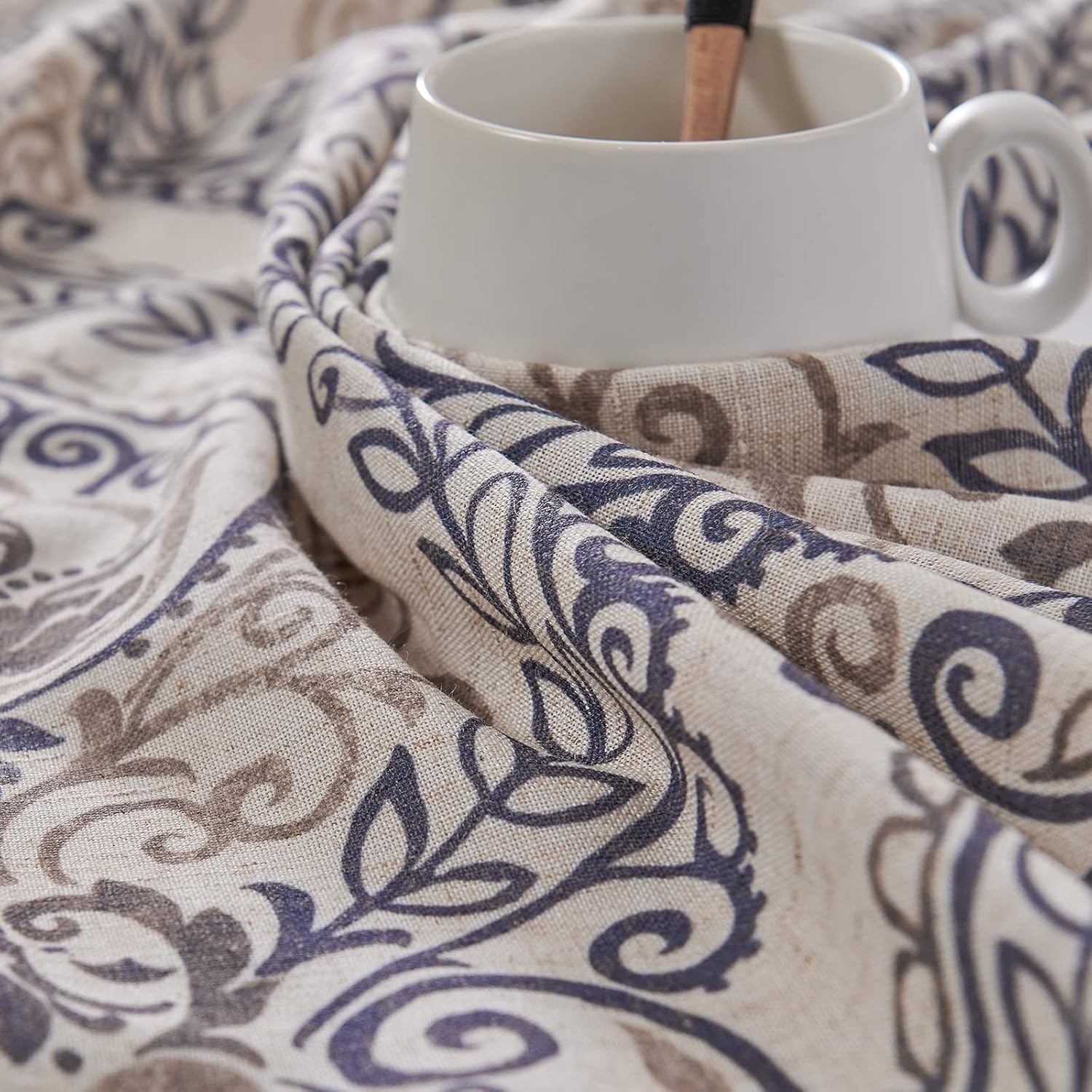 TOPICK Bloemen Keuken Gordijnen 61 cm Drop Linnen Doorschijnend Korte Cafe Botanische Print Kleine Raam Rod Pocket voor Wasruimte Badkamer 2 Panelen Verbena Grijs Verpakking: je ontvangt 2 gordijnen van 85% polyester+15% linnen. De afmetingen per stuk zij