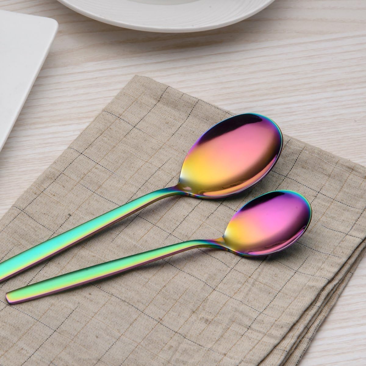 Berglander 30-delige vergulde bestekset glanzend goud Over dit item 30 stuks bevatten: 6 van elk, dinerlepel, dinervork, dinermes, theelepel, theevork Duurzaam, buigt niet; Sterk antiroest, ontwikkeld voor een goede grip voor volwassenen en kinderen. Goed