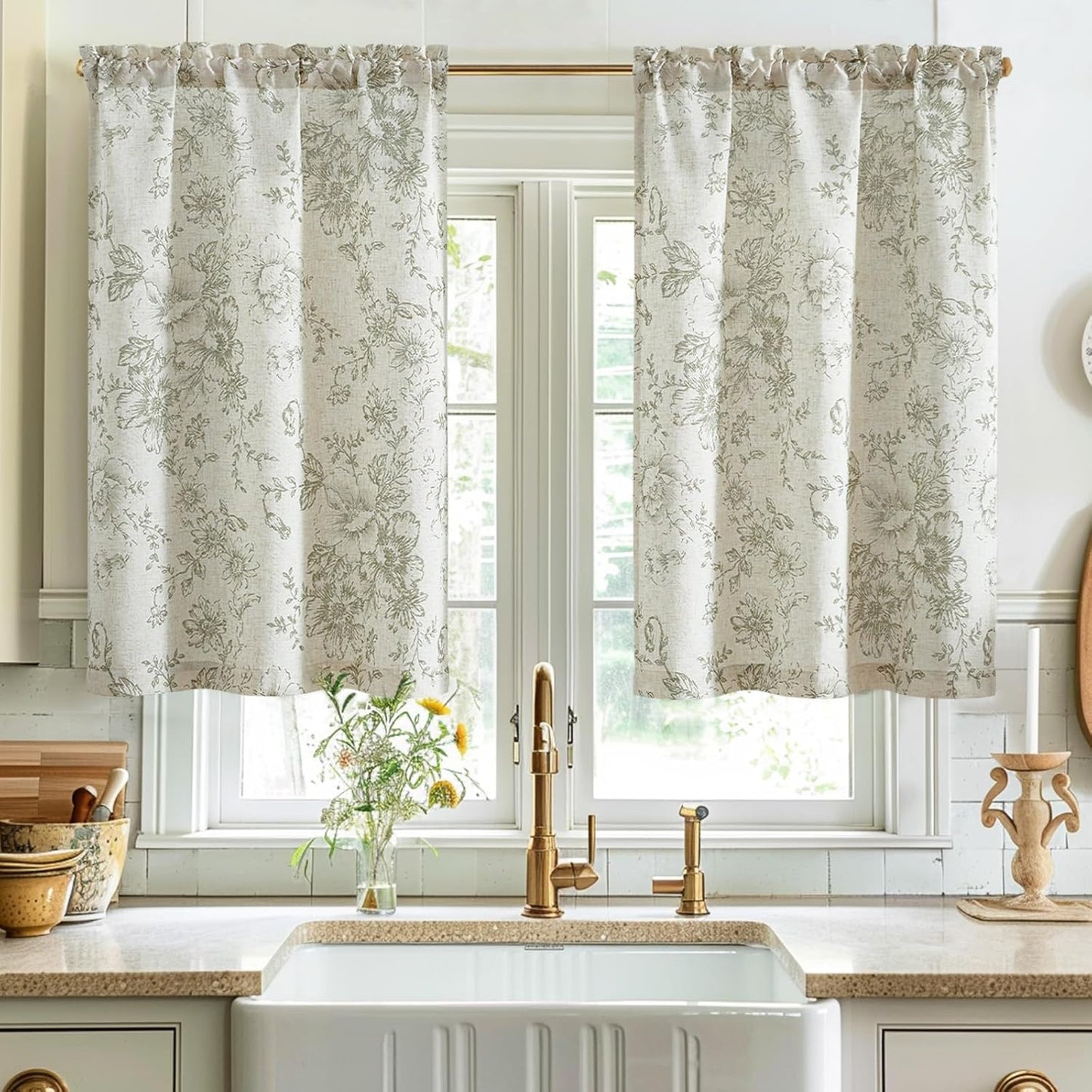 TOPICK Bloemen Keuken Gordijnen 61 cm Drop Linnen Doorschijnend Korte Cafe Botanische Print Kleine Raam Rod Pocket voor Wasruimte Badkamer 2 Panelen Verbena Grijs Verpakking: je ontvangt 2 gordijnen van 85% polyester+15% linnen. De afmetingen per stuk zij
