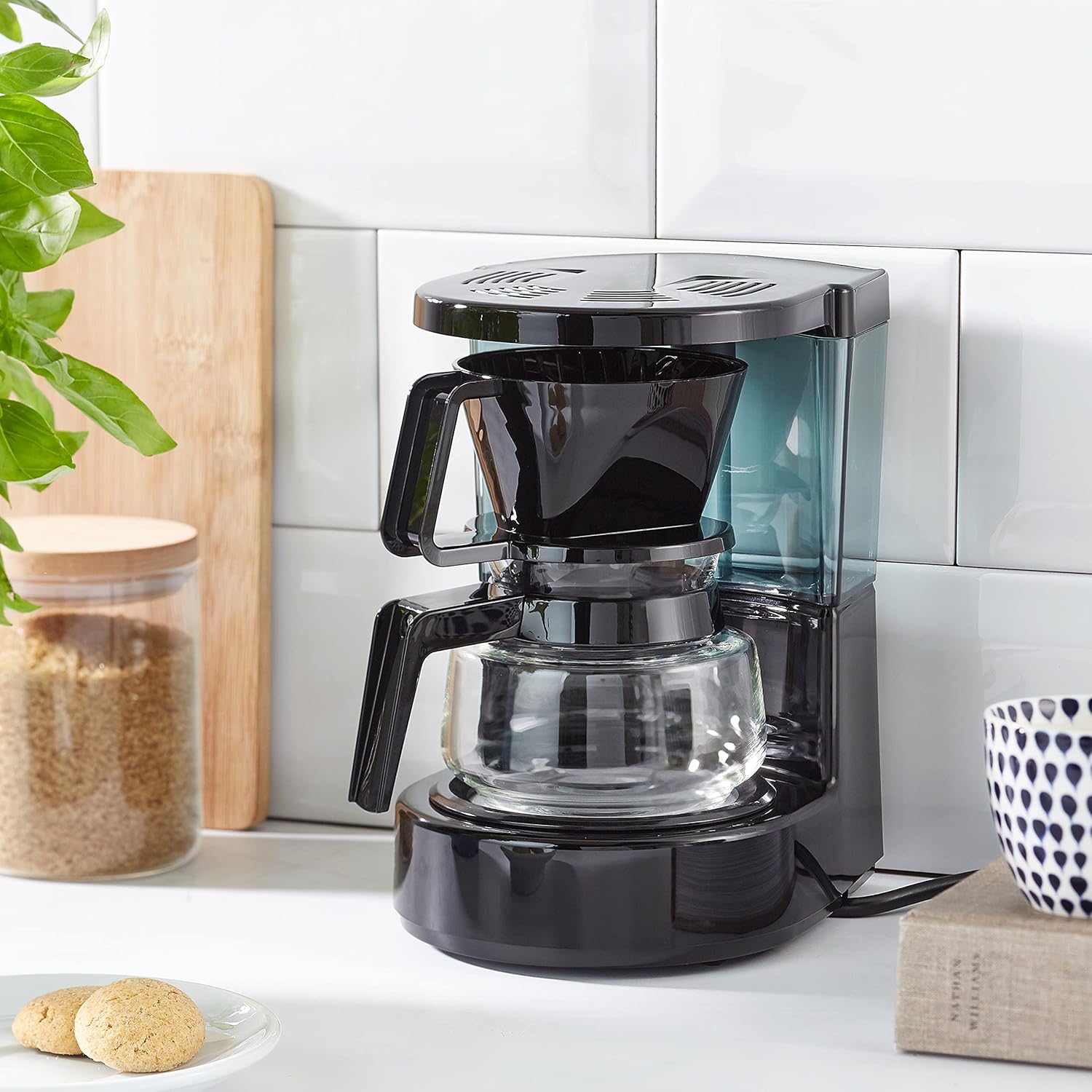 Melitta Koffiezetapparaat met Glazen Pot Voor 2 Kopjes Over dit item Ruimtebesparend ontwerp Bijzonder slanke filterkoffiemachine met glazen kan voor ca. 2 kopjes, ideaal voor eenpersoonshuishoudens, caravans of vakantieappartementen, geschikt voor Melitt