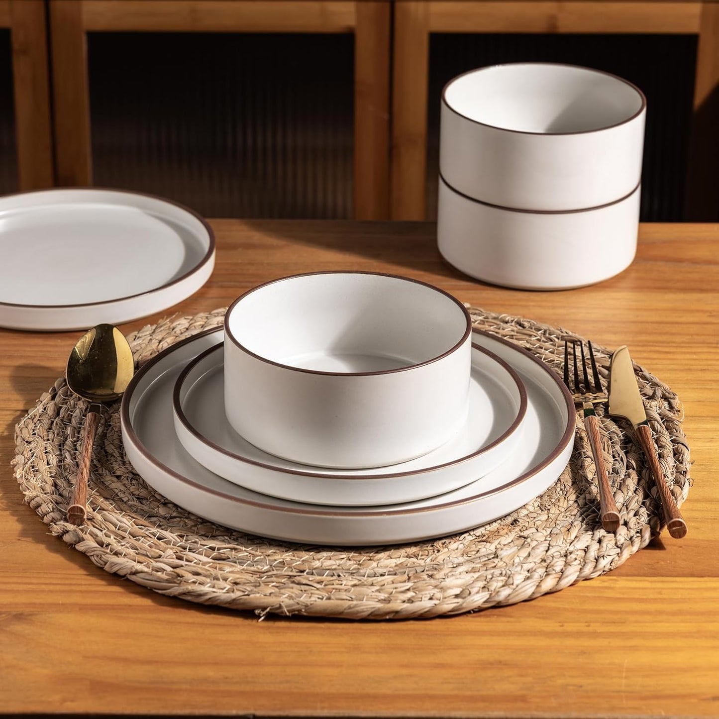 LeRatio Diner Set voor 6, 18-delige set borden en kommen van aardewerk, chip- en krasbestendig serviesset, oven- en vaatwasser- en magnetronbestendige serviesset (gespikkelde zwart-witte rand, servies LeRatio Diner Set voor 6, 18-delige set borden en komm