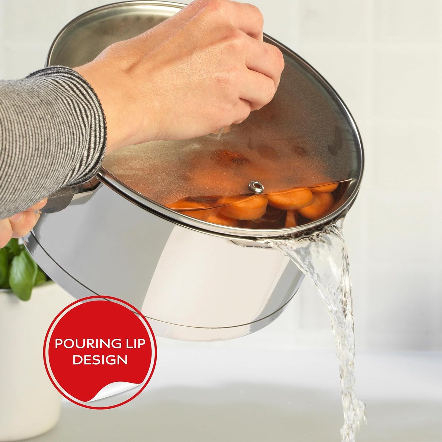 Russell Hobbs Excellence 3 Tier Steamer with Glass Lid 18 cm Perfect for everyday use, this Russell Hobbs Excellence Collection steamer features multiple steaming tiers and a tempered glass lid with steam vent. The steamer measures 18 cm and each tier fea