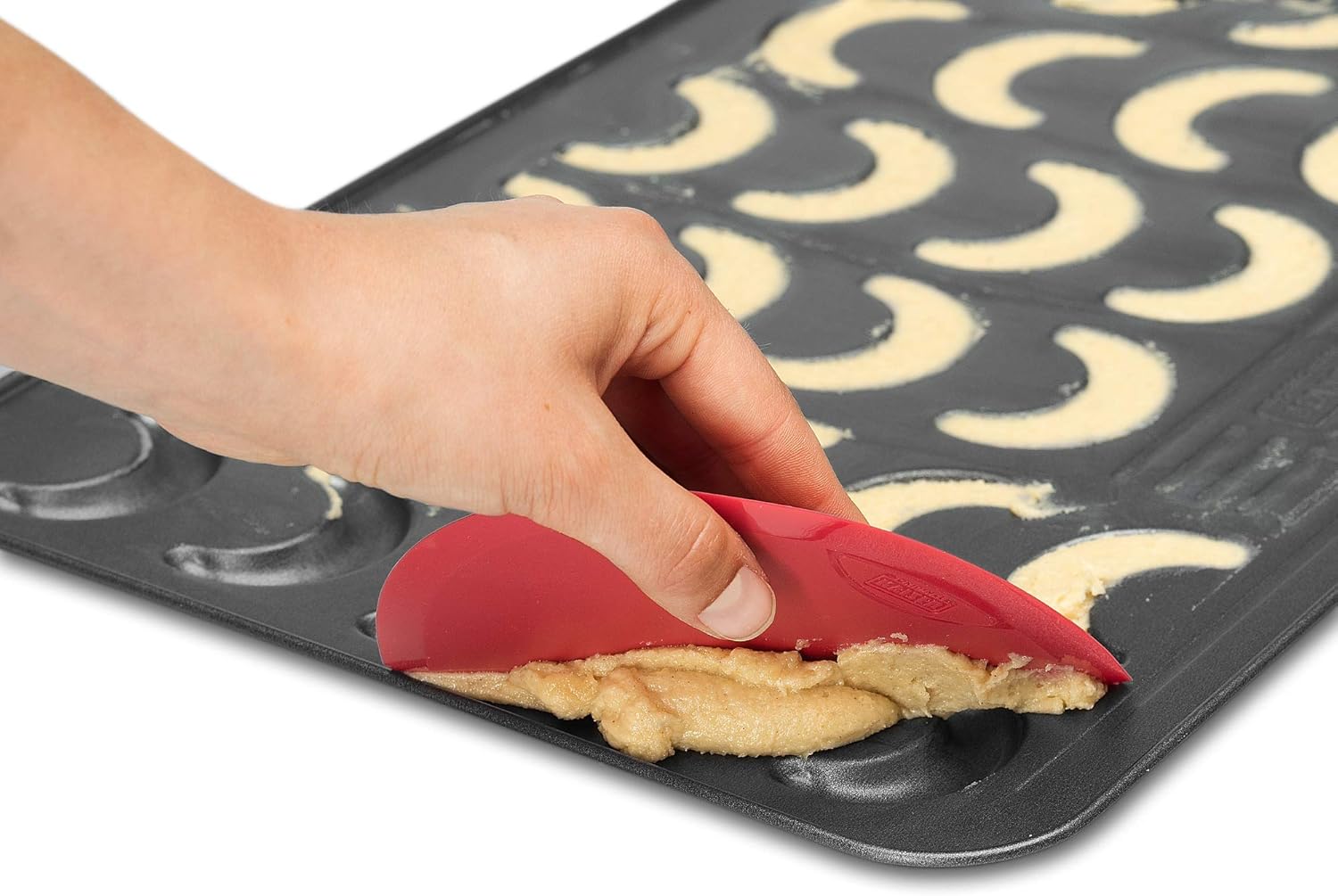 Kaiser Classic Cakevorm, 30 CM 2.1 L Over dit item Met deze stevige bakvormen van Kaiser steel je zeker de show tijdens de feestdagen! Verras je gasten met een smeuïge cake, kleurrijke taart of maak je diner compleet met een feestelijk dessert in tulbandv