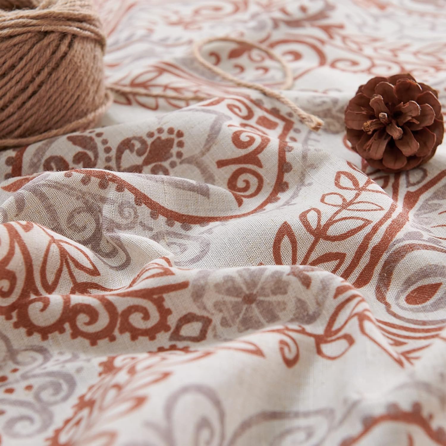TOPICK Bloemen Keuken Gordijnen 61 cm Drop Linnen Doorschijnend Korte Cafe Botanische Print Kleine Raam Rod Pocket voor Wasruimte Badkamer 2 Panelen Verbena Grijs Verpakking: je ontvangt 2 gordijnen van 85% polyester+15% linnen. De afmetingen per stuk zij