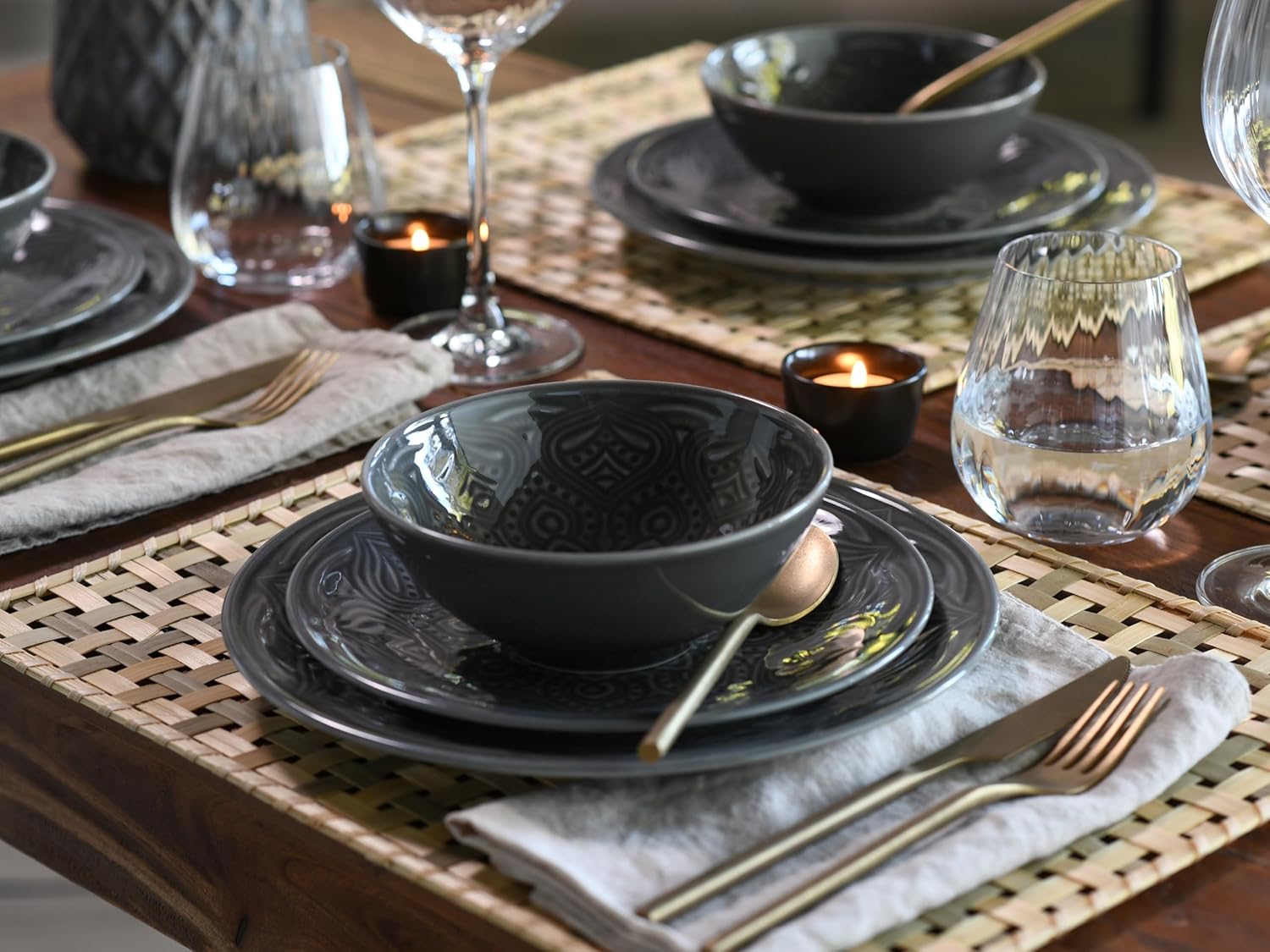 CreaTable, 21625, serie Orient Mandala, 2-delige serviesset, bordenset van porselein, vaatwasser- en magnetronbestendig, Made in Europe ✅ Elegante platenset: je krijgt hier een prachtige 2-delige platenset in een elegante ovale vorm met een diameter van 2