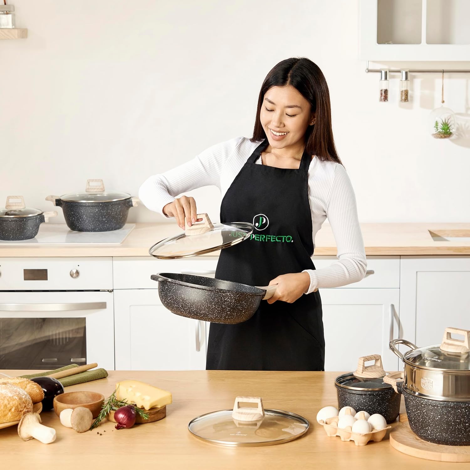 Just Perfecto Pannenset Inductie Non-Stick Pannen - Glazen Deksel Over dit item Ongeëvenaarde Kwaliteit: Onze pannensets zijn met precisie vervaardigd van hoogwaardige materialen, waaronder duurzaam roestvrij staal en innovatieve anti-aanbaklagen. Hierdoo