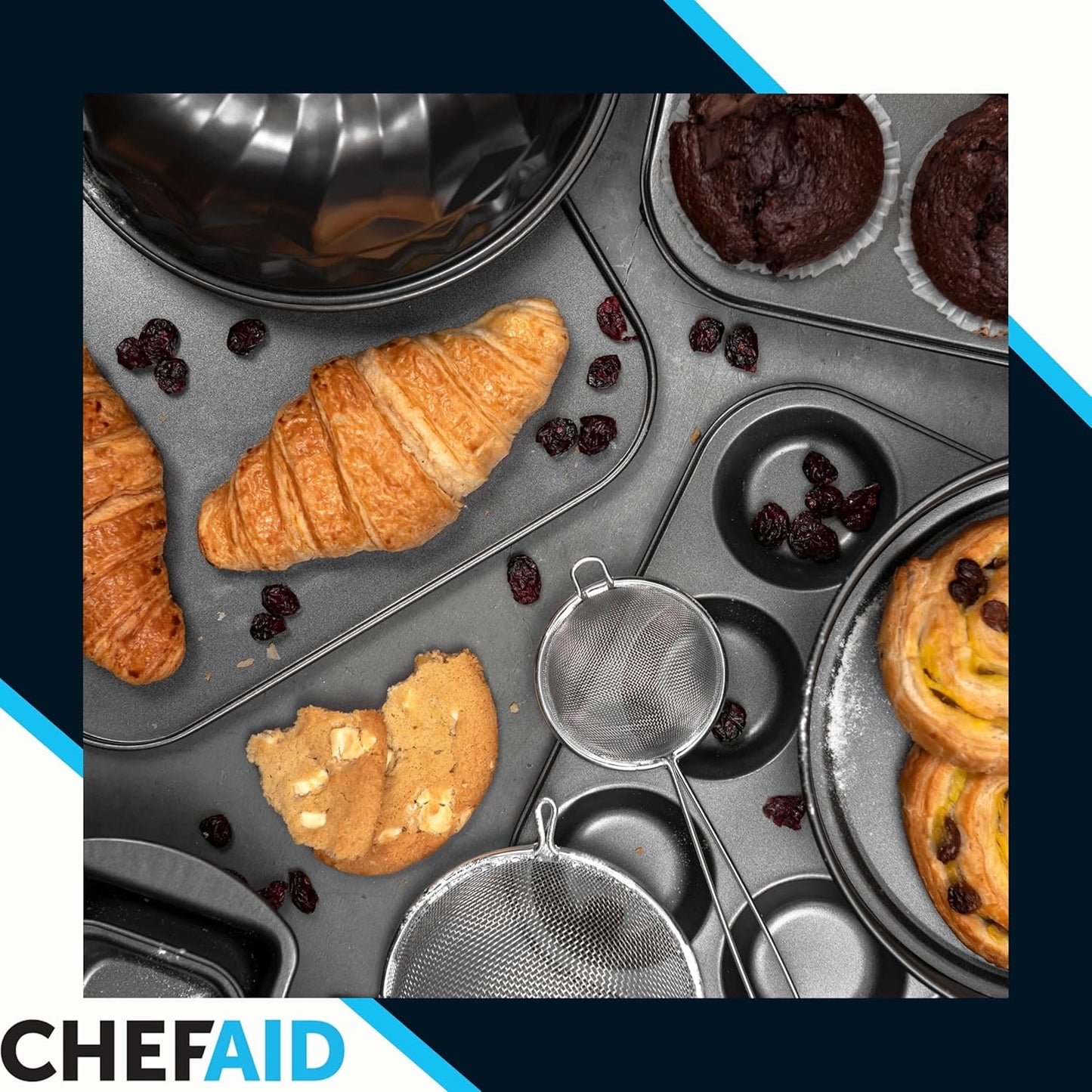 Chef Aid Anti-aanbak Carbonstalen Bakplaat Over dit item Chef Aid Anti-aanbak Bakplaat van Koolstofstaal, duurzame antiaanbaklaag, geschikt voor koelkast en vriezer, ideaal voor gebak en braadstukken, Afmetingen 39 cm x 25,5 cm, Koolstofstalen Ovenschaal.