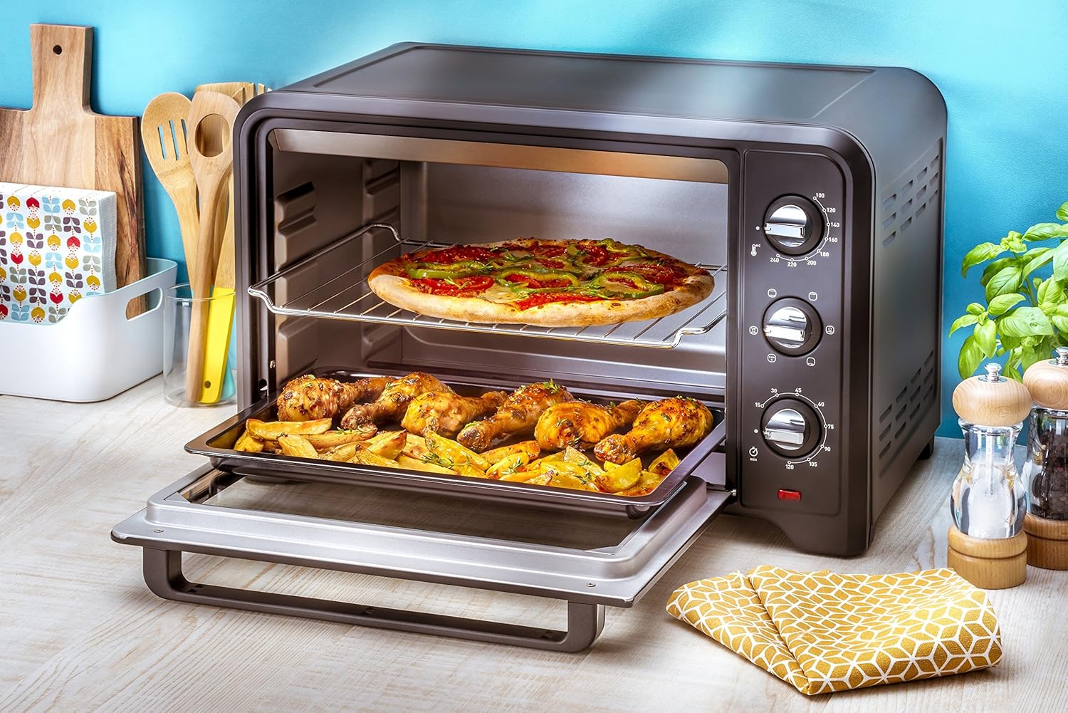 Moulinex Elektrische convectie oven 19 l compact Krachtige oven: compacte elektrische mini-oven met convectiewarmte, perfect voor dagelijkse gerechten Snel en homogeen koken: dankzij de roterende warmtefunctie krijg je in een mum van tijd perfecte bakresu
