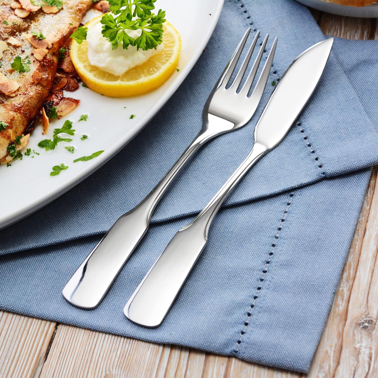 GRÄWE Visbestek 4-delig visvorken, vismessen Over dit item GRÄWE Visbestek 4-delig voor 2 personen – serie Spade. Ontdek de tijdloze elegantie en uitstekende kwaliteit van het GRÄWE visbestek, 4-delig voor 2 personen, uit de serie Spade. Deze bestekset is